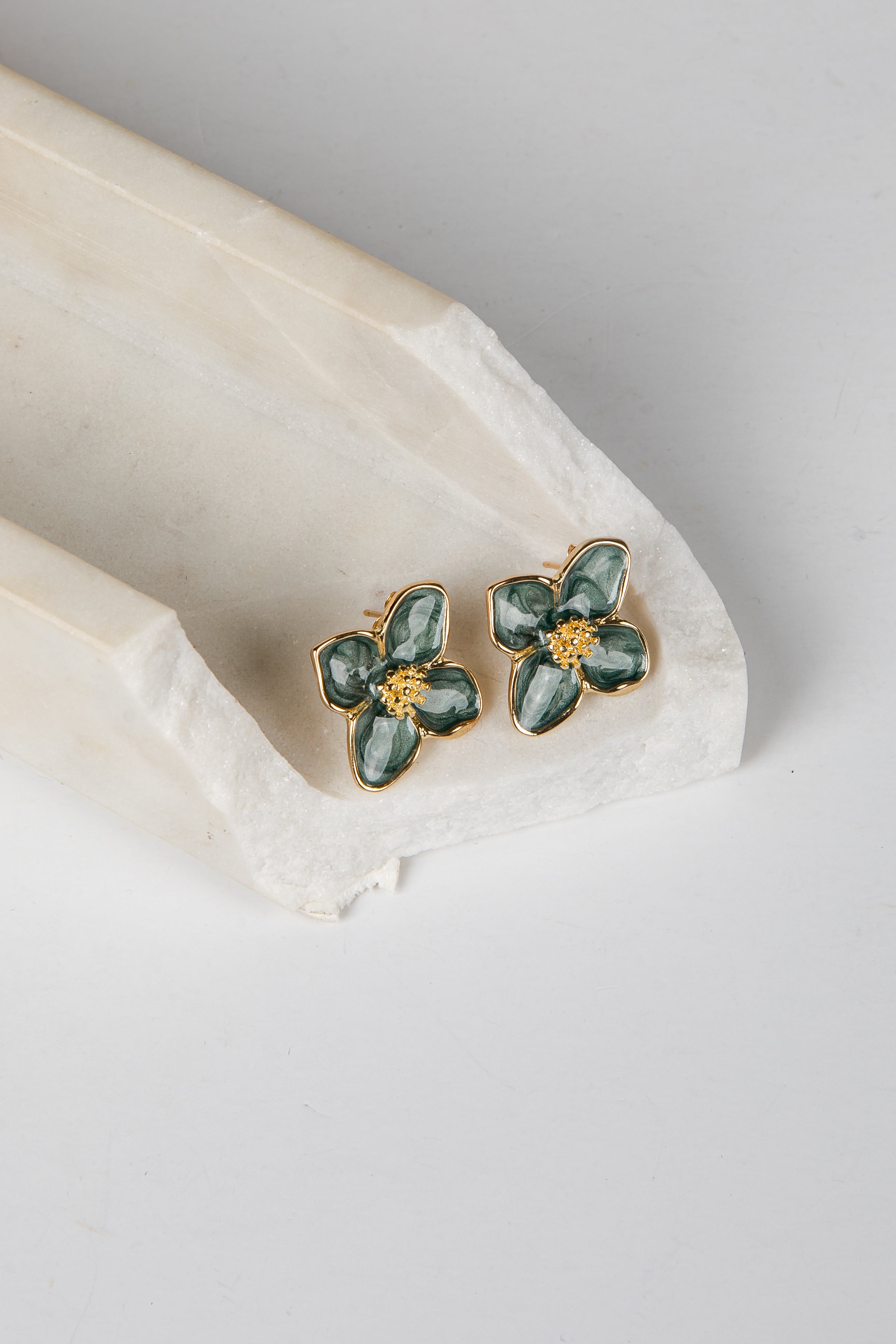 Nora Dark Green Flower Earrings