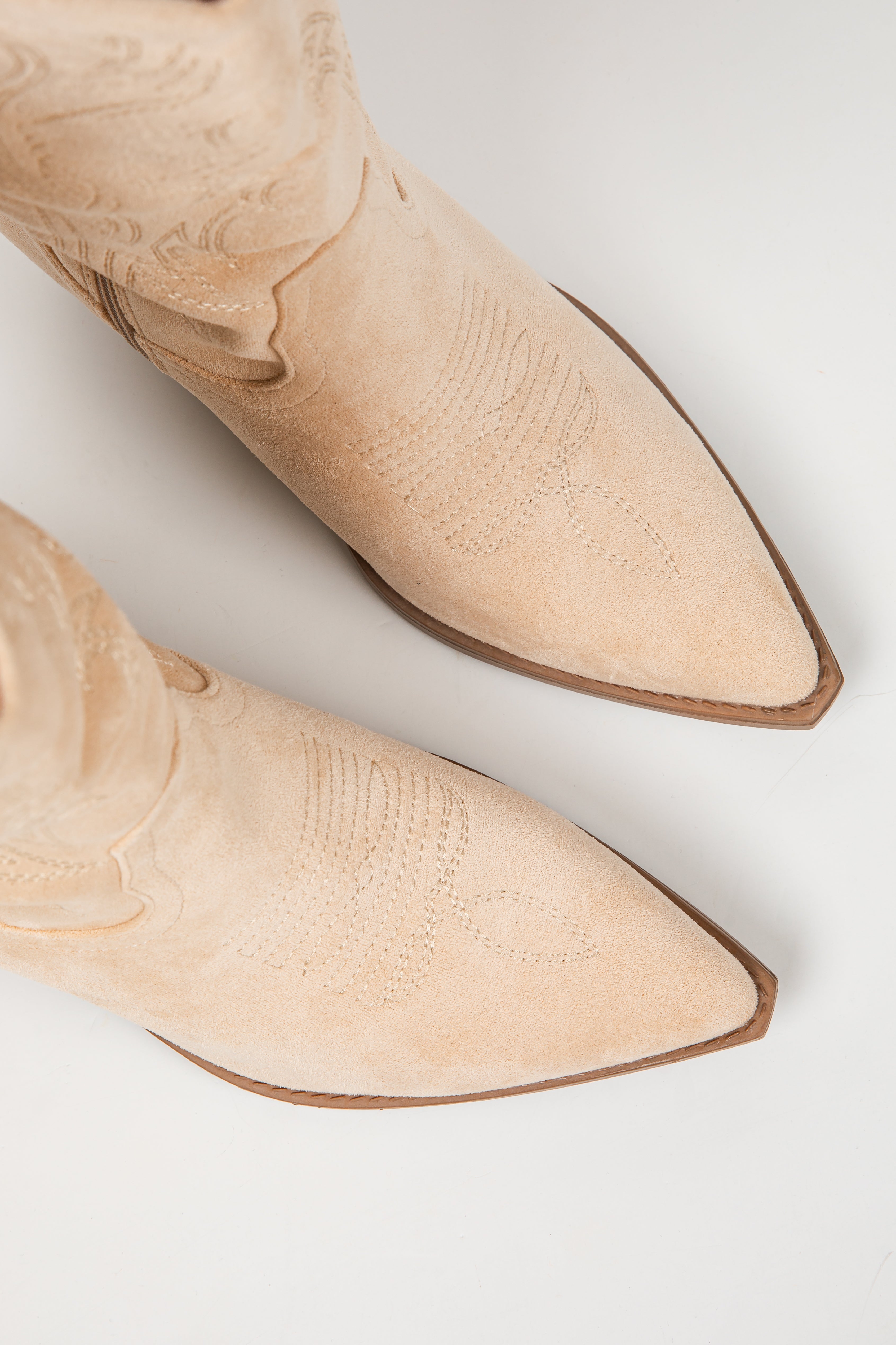 Countryside Stroll Beige Western Boots